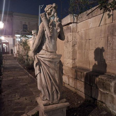 Bed and Breakfast Dimora Charleston Lecce Parcheggio Privato In Loco Gratis Екстер'єр фото