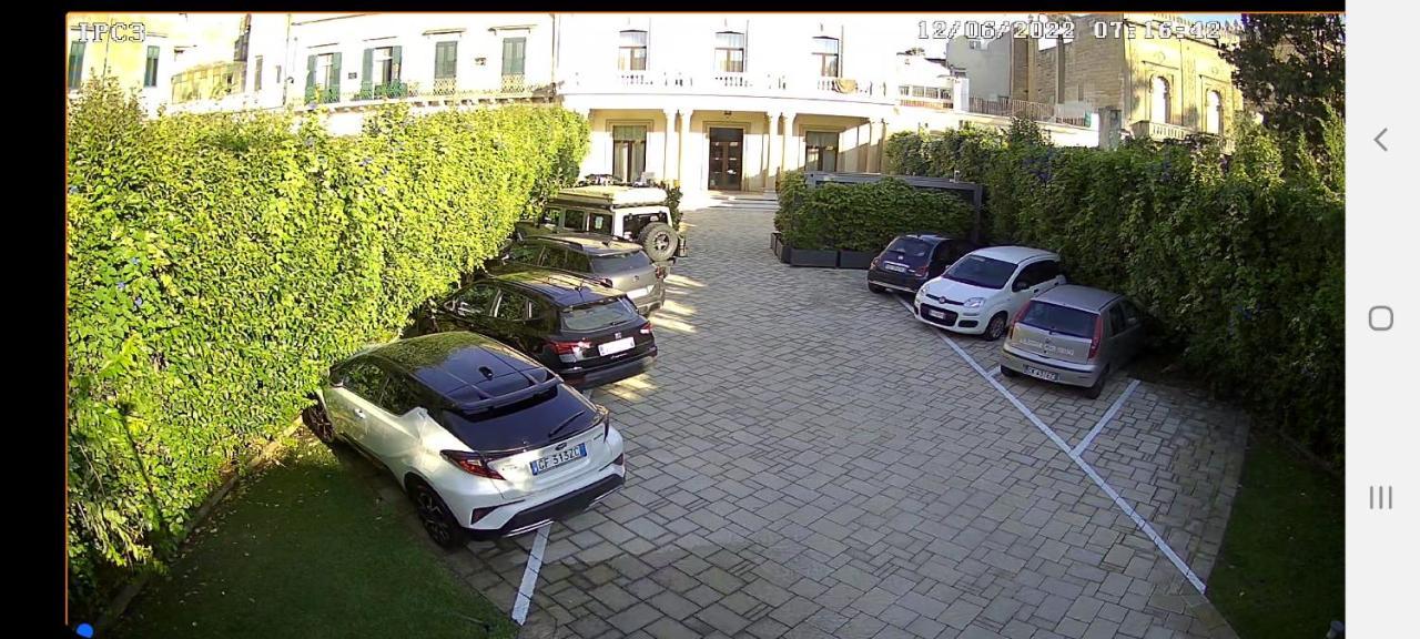 Bed and Breakfast Dimora Charleston Lecce Parcheggio Privato In Loco Gratis Екстер'єр фото