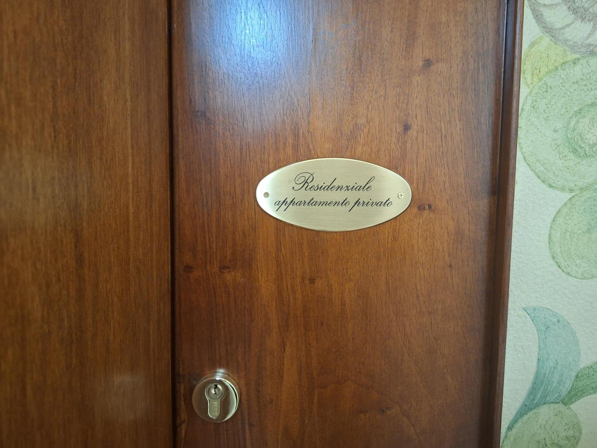 Bed and Breakfast Dimora Charleston Lecce Parcheggio Privato In Loco Gratis Екстер'єр фото
