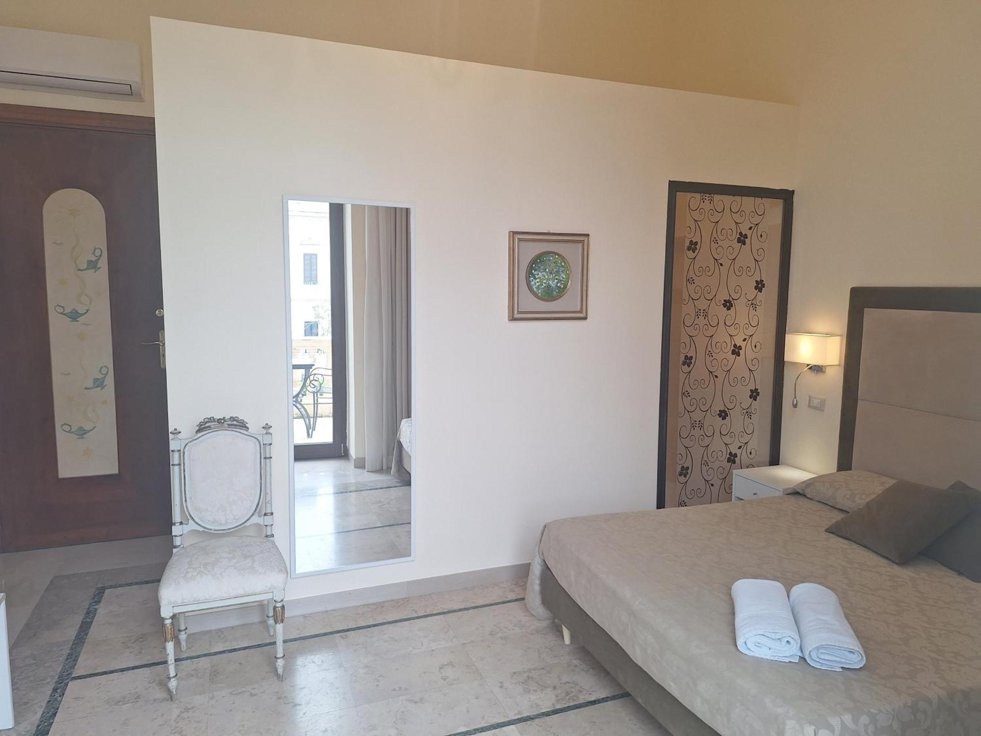Bed and Breakfast Dimora Charleston Lecce Parcheggio Privato In Loco Gratis Номер фото